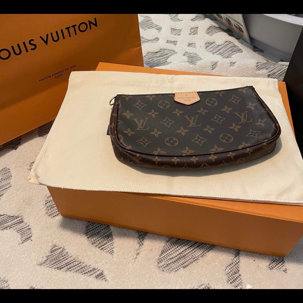 Louis Vuitton Monogram Large Pochette
